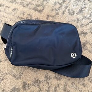 lululemon athletica belt bag